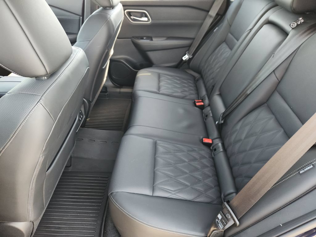 Used 2025 Nissan Rogue Platinum w/ Platinum Premium Package FWD image 20