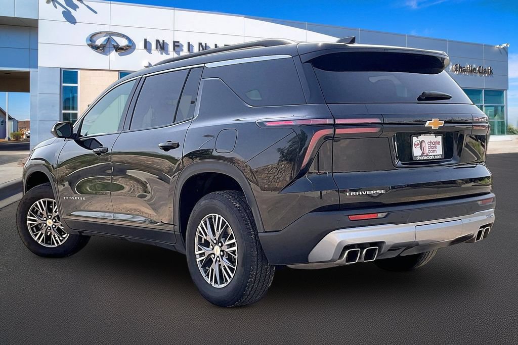 Used 2025 Chevrolet Traverse LT FWD image 13