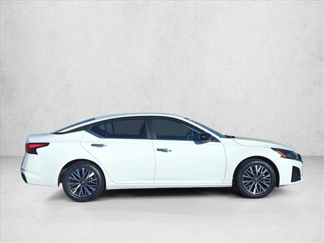 Used 2025 Nissan Altima 2.5 SV image 4