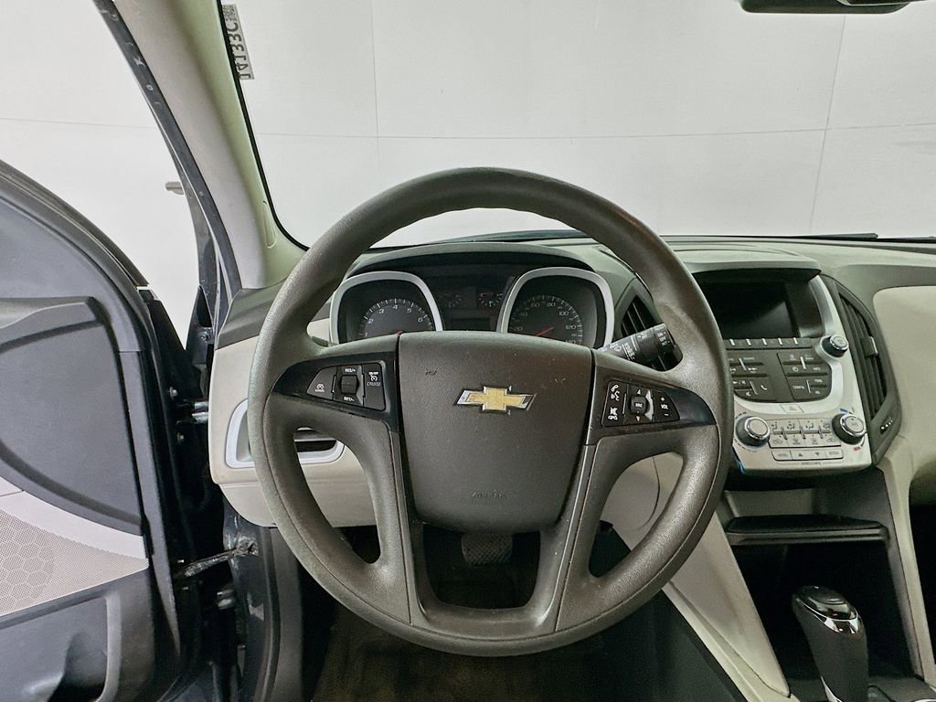 Used 2017 Chevrolet Equinox LS image 10