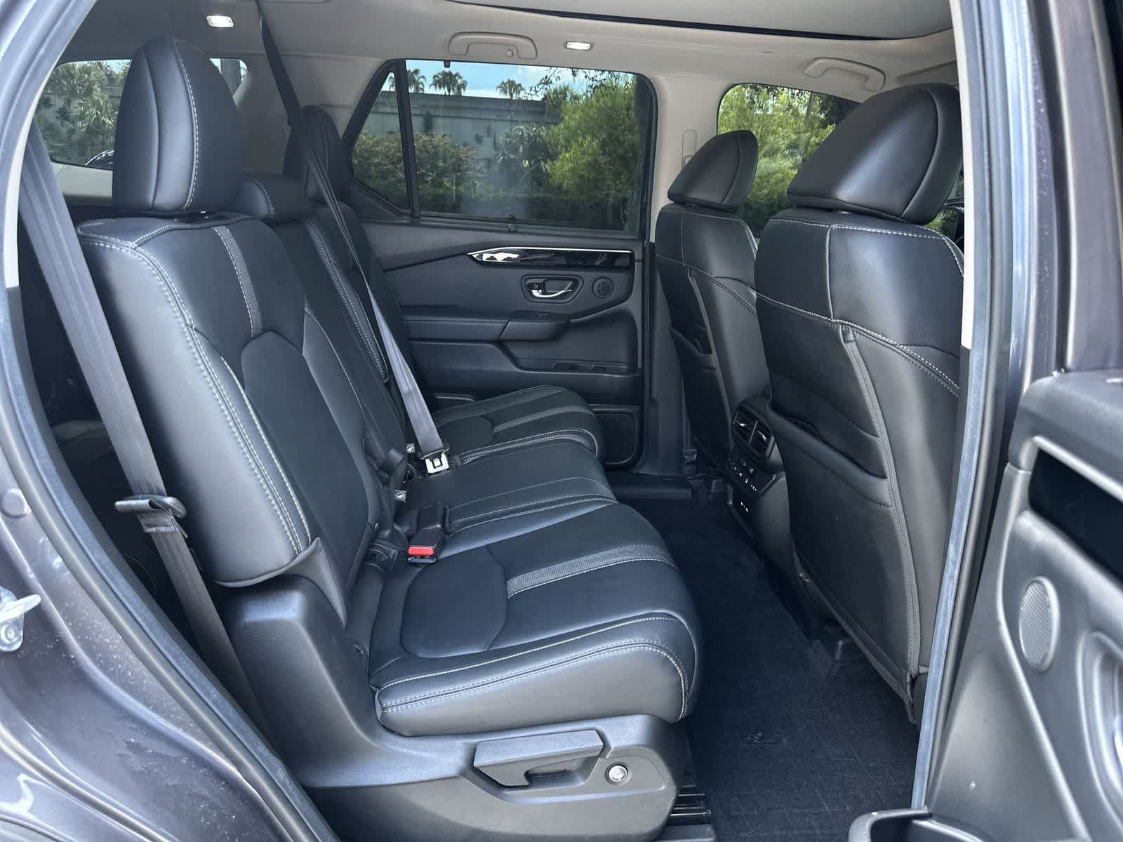Used 2025 Honda Pilot Touring image 16