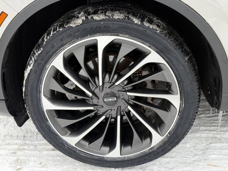 Used 2020 Lincoln Aviator Reserve w/ Equipment Group 202A image 9