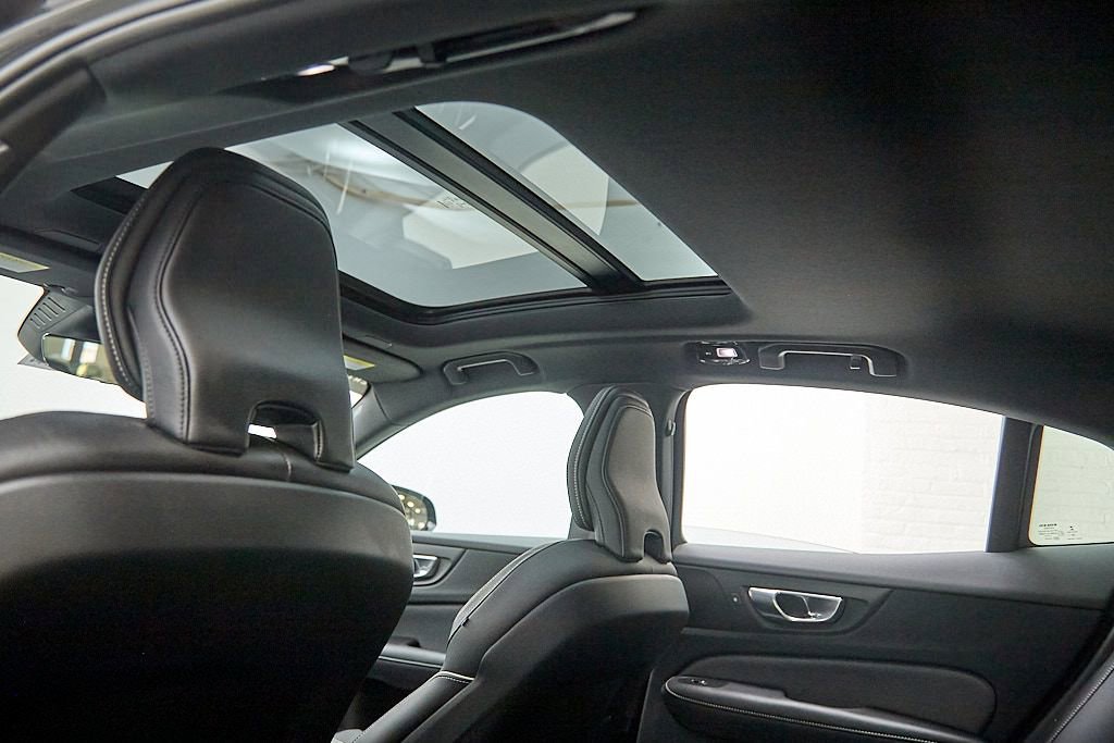 Used 2023 Volvo S60 B5 Ultimate image 23