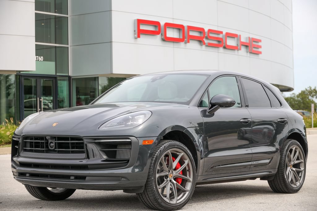 Certified 2025 Porsche Macan GTS AWD/4WD image 1