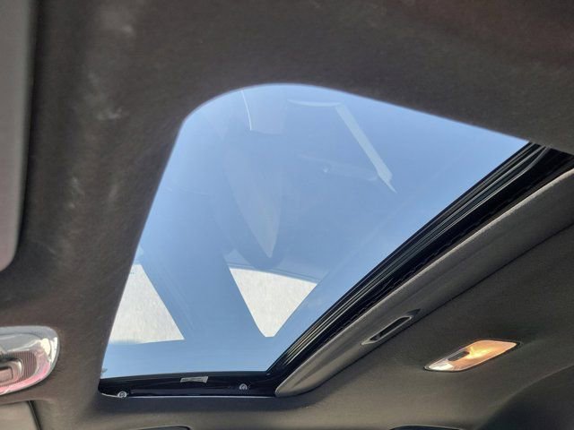 Certified 2025 Hyundai Elantra Limited image 30