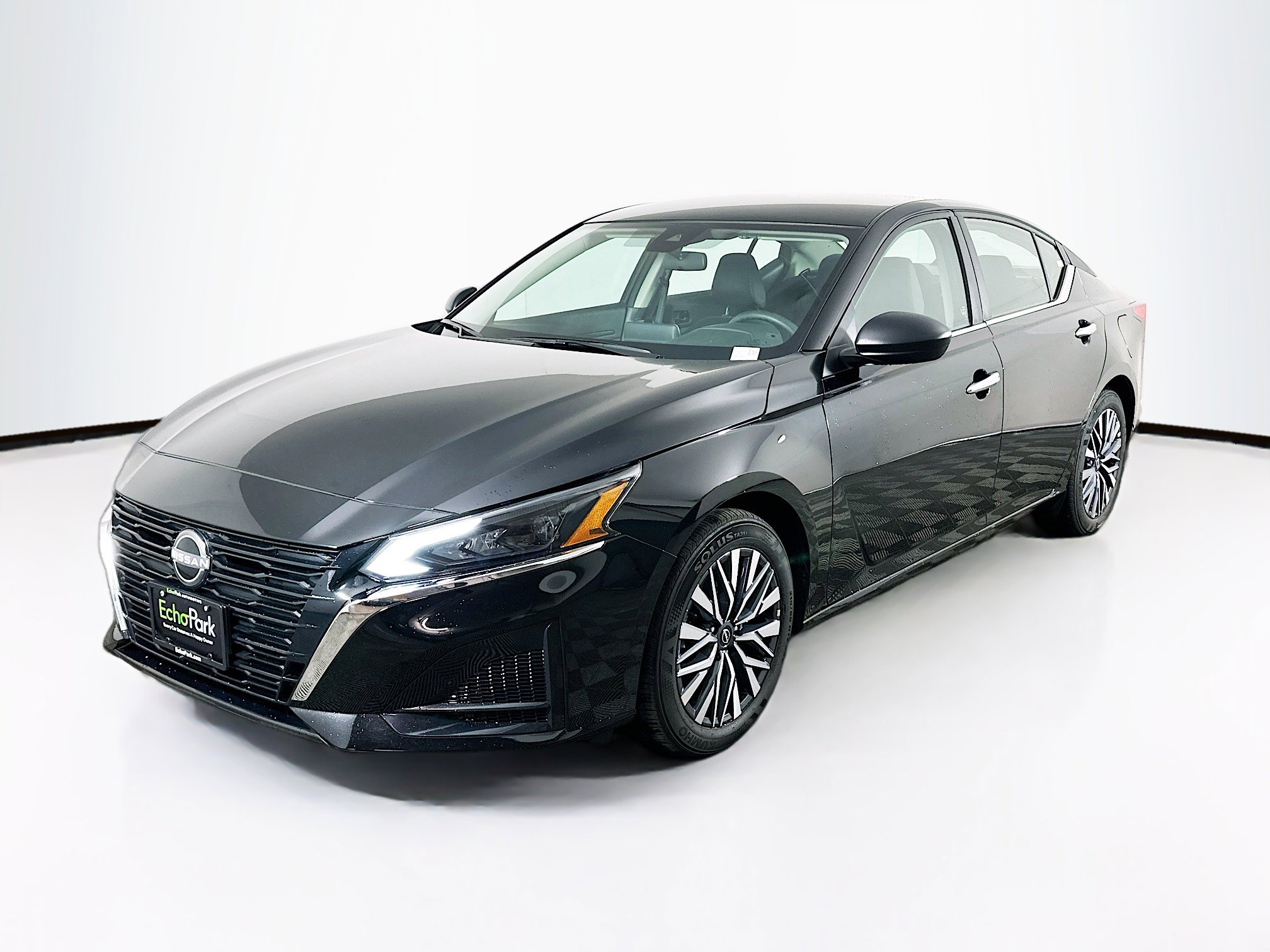 Used 2025 Nissan Altima 2.5 SV image 3