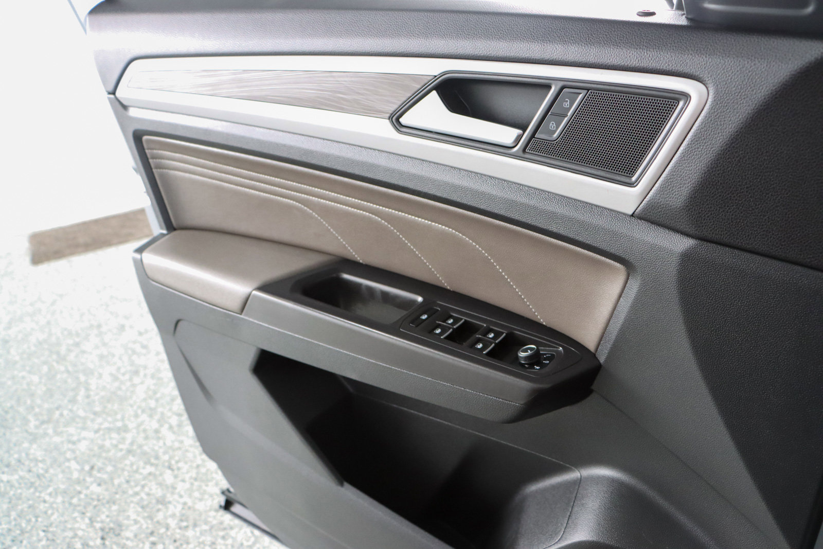 Used 2022 Volkswagen Atlas Cross Sport SE image 22