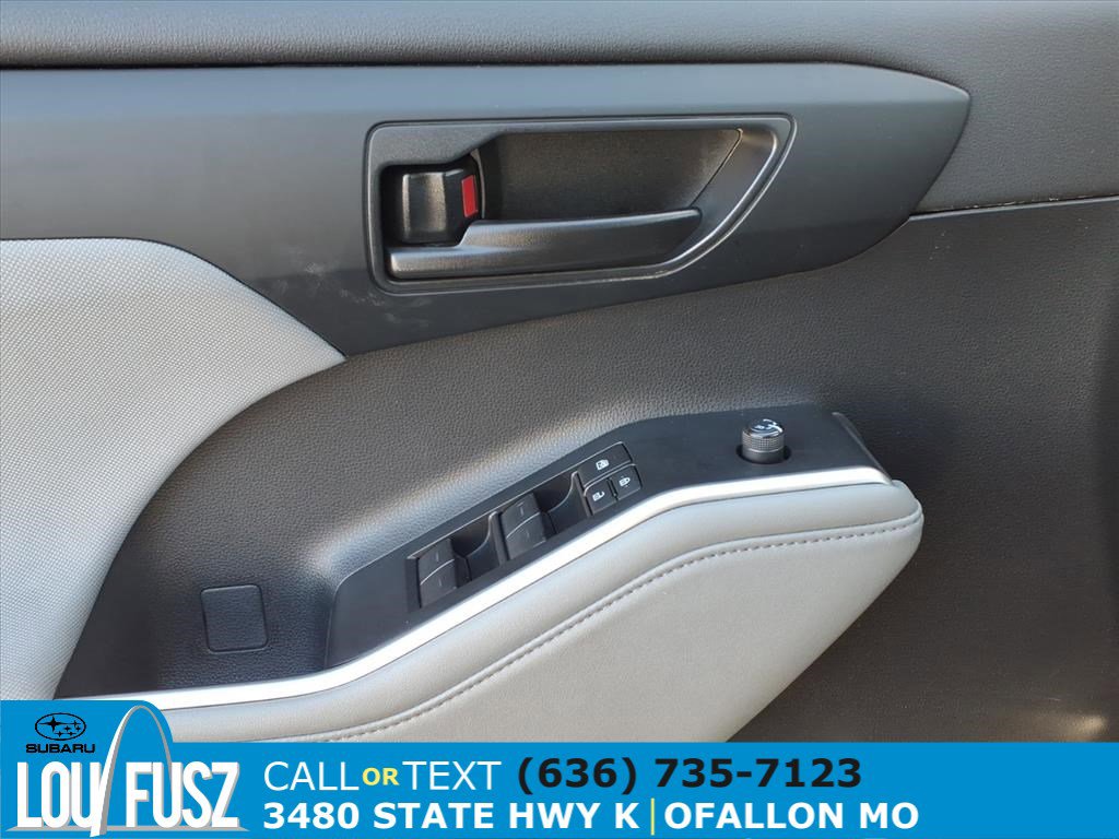 Used 2023 Toyota Highlander L image 24