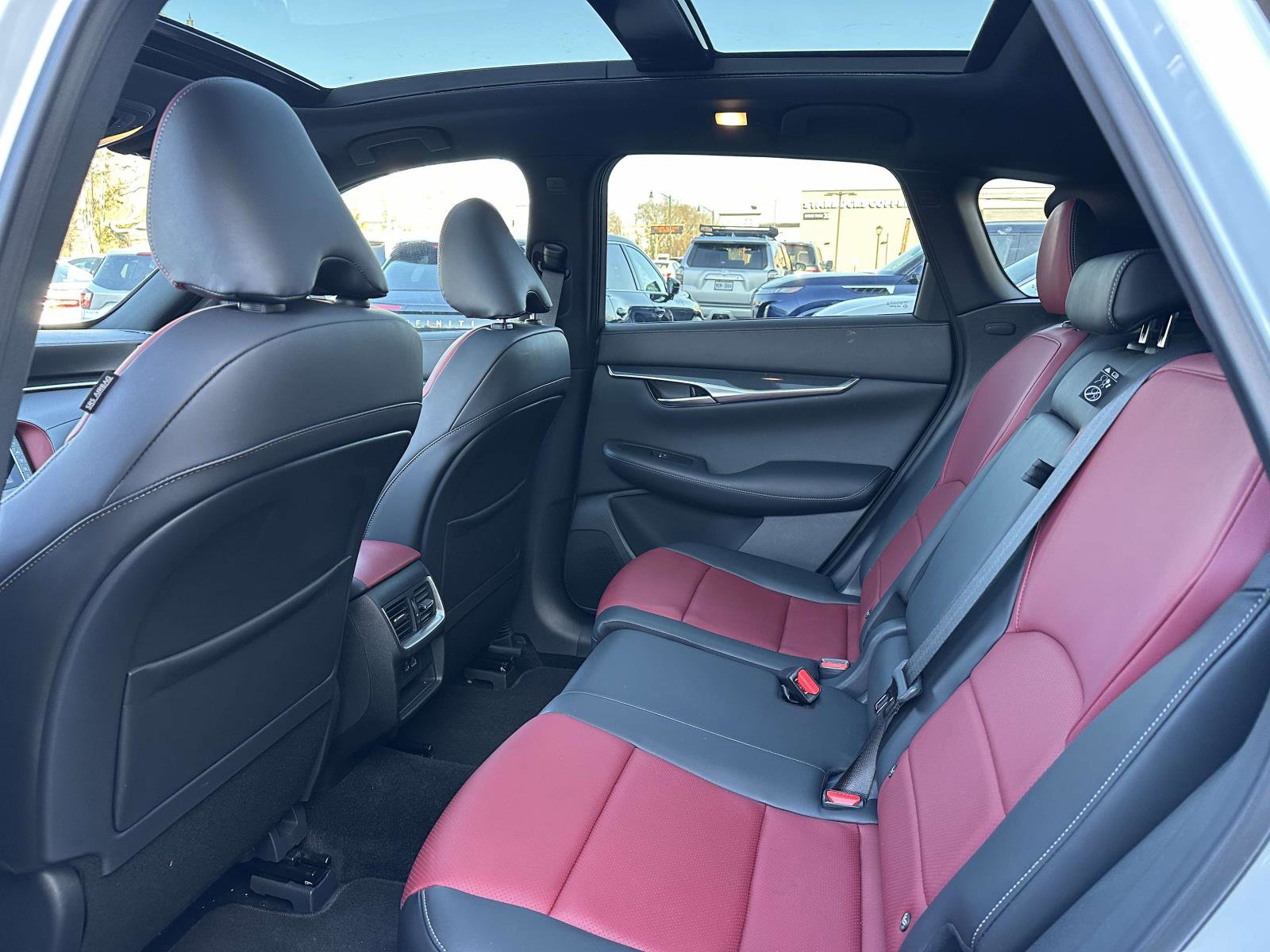 Used 2025 INFINITI QX50 Sport image 10