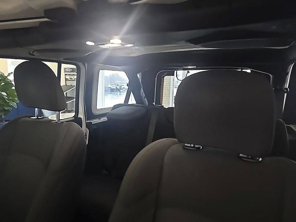Used 2022 Jeep Wrangler Unlimited Sport image 24