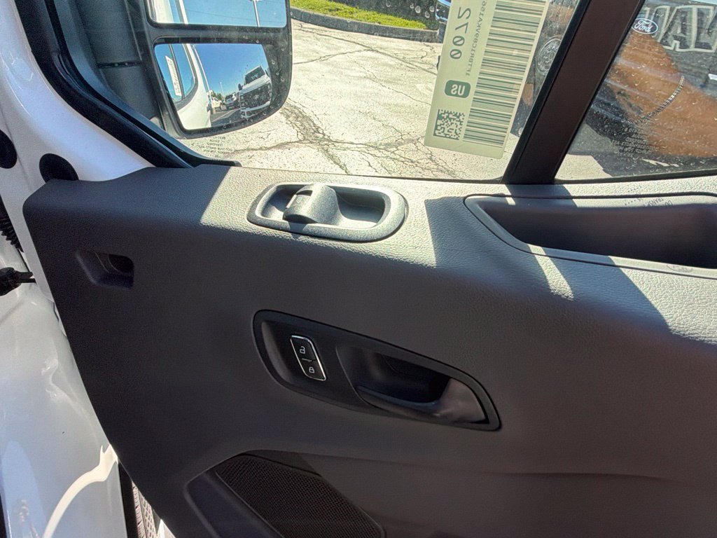 New 2027 Ford Transit 250 148 Medium Roof RWD image 27