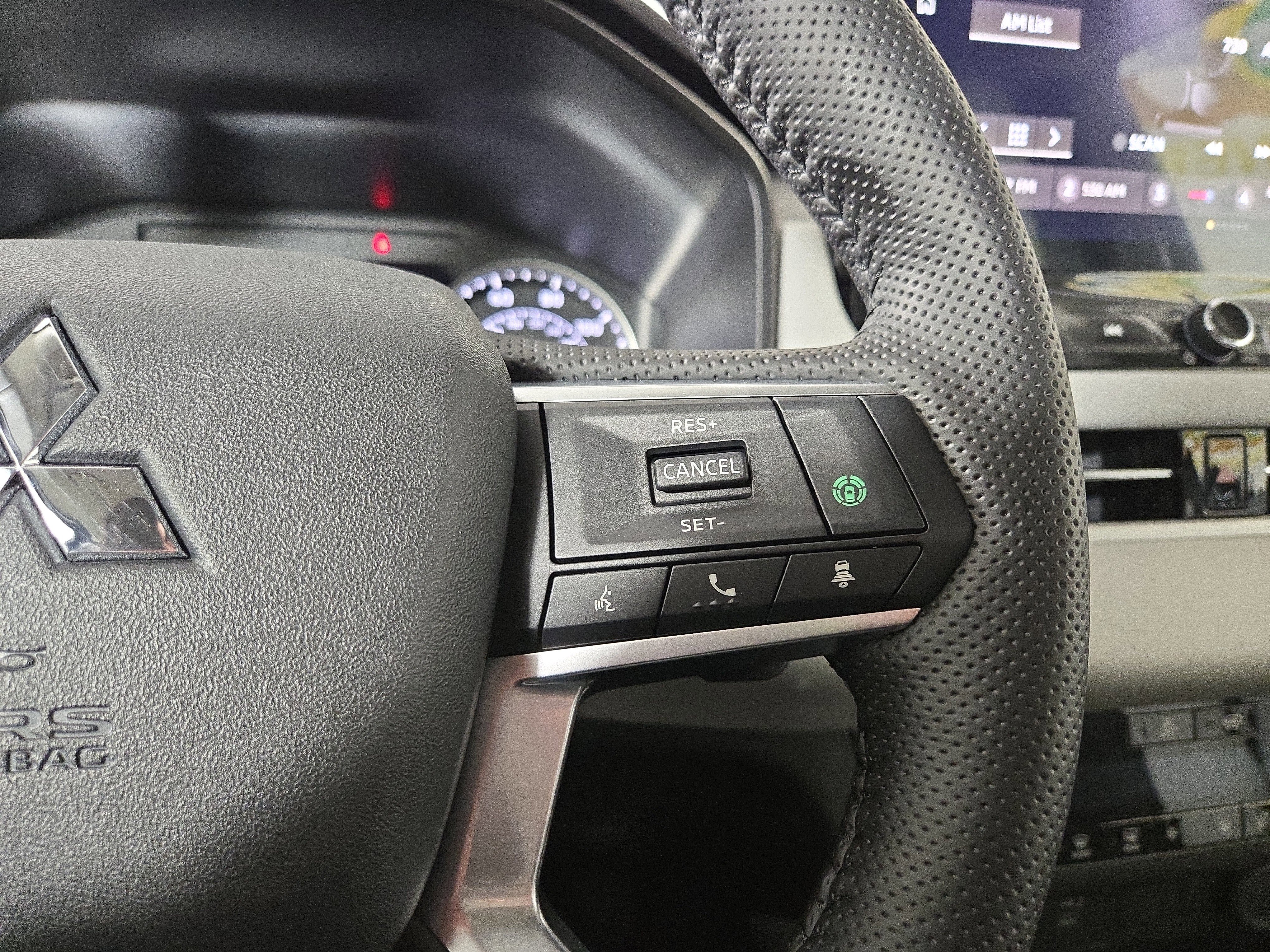 New 2026 Mitsubishi Outlander SE image 16