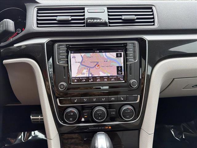 Used 2019 Volkswagen Passat 2.0T SE R-Line image 18