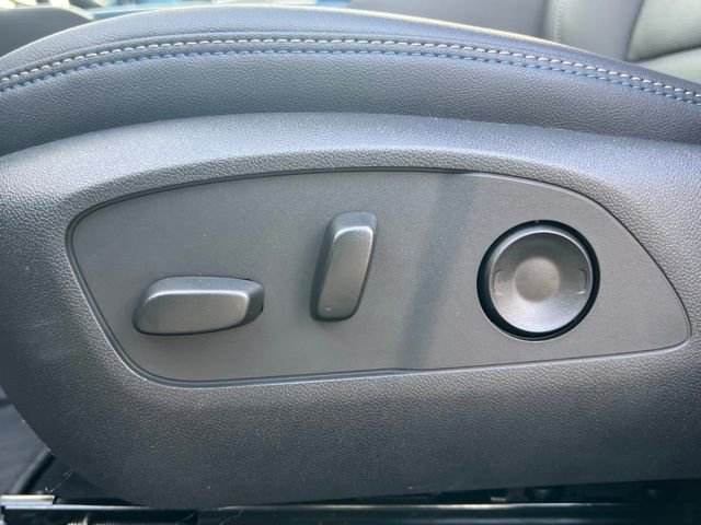 New 2026 Chevrolet Equinox EV LT image 17