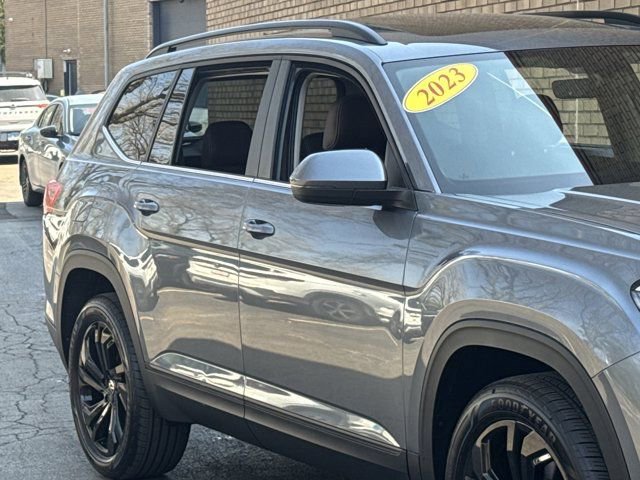 Used 2023 Volkswagen Atlas SE w/ Panoramic Sunroof Package image 5