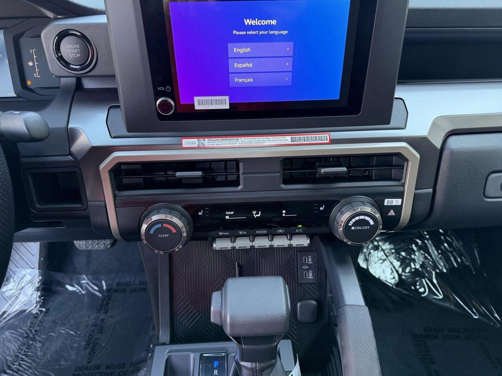 Certified 2025 Toyota Tacoma SR5 AWD/4WD image 15