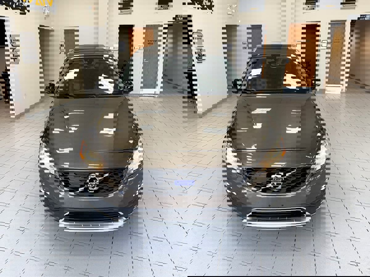 Used 2018 Volvo V60 T5 Cross Country w/ Convenience Package image 58