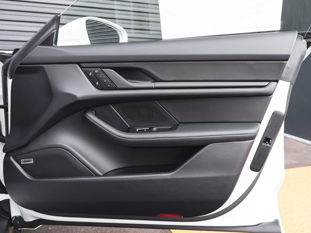 New 2026 Porsche Taycan image 29