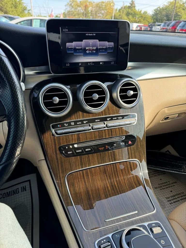 Used 2017 Mercedes-Benz GLC 300 4MATIC image 10
