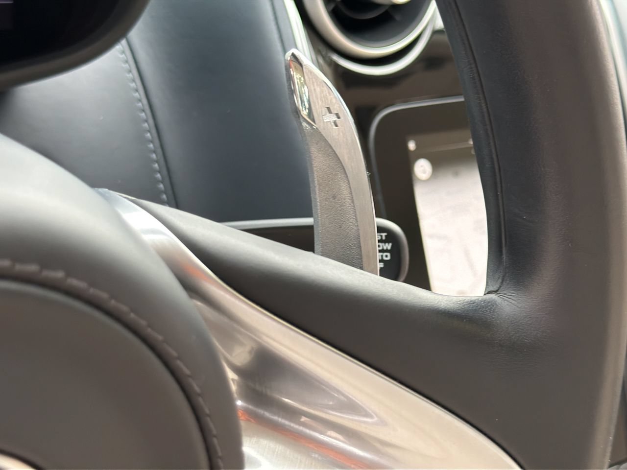 Used 2023 McLaren GT RWD image 18