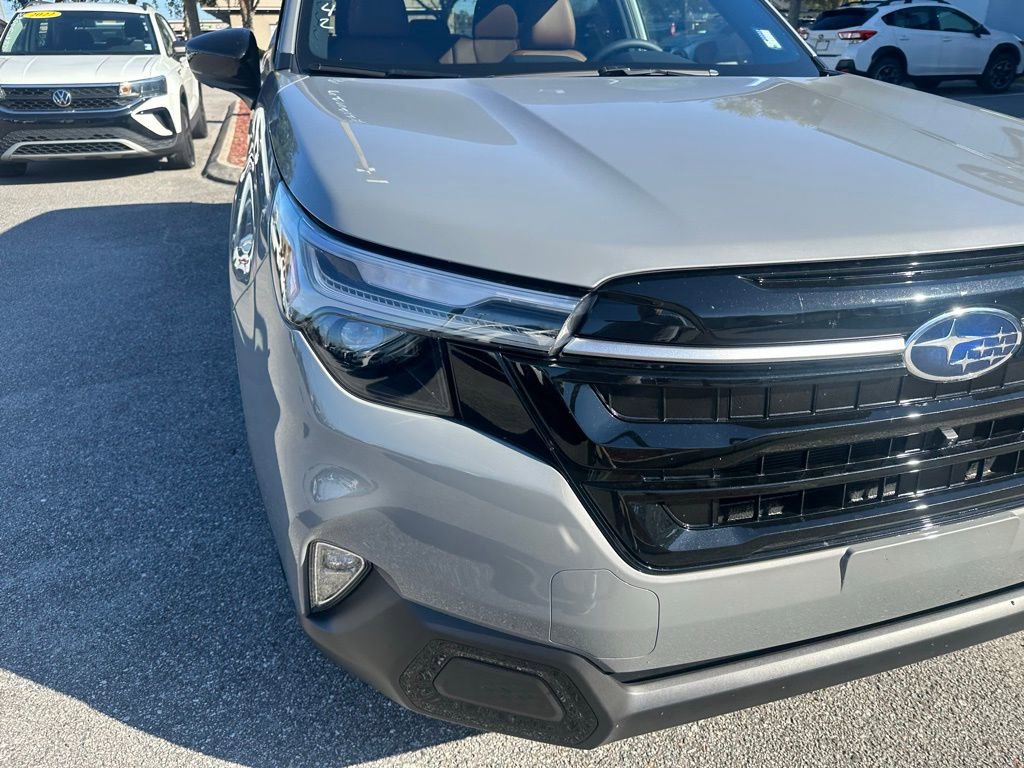 Used 2025 Subaru Forester Touring image 15