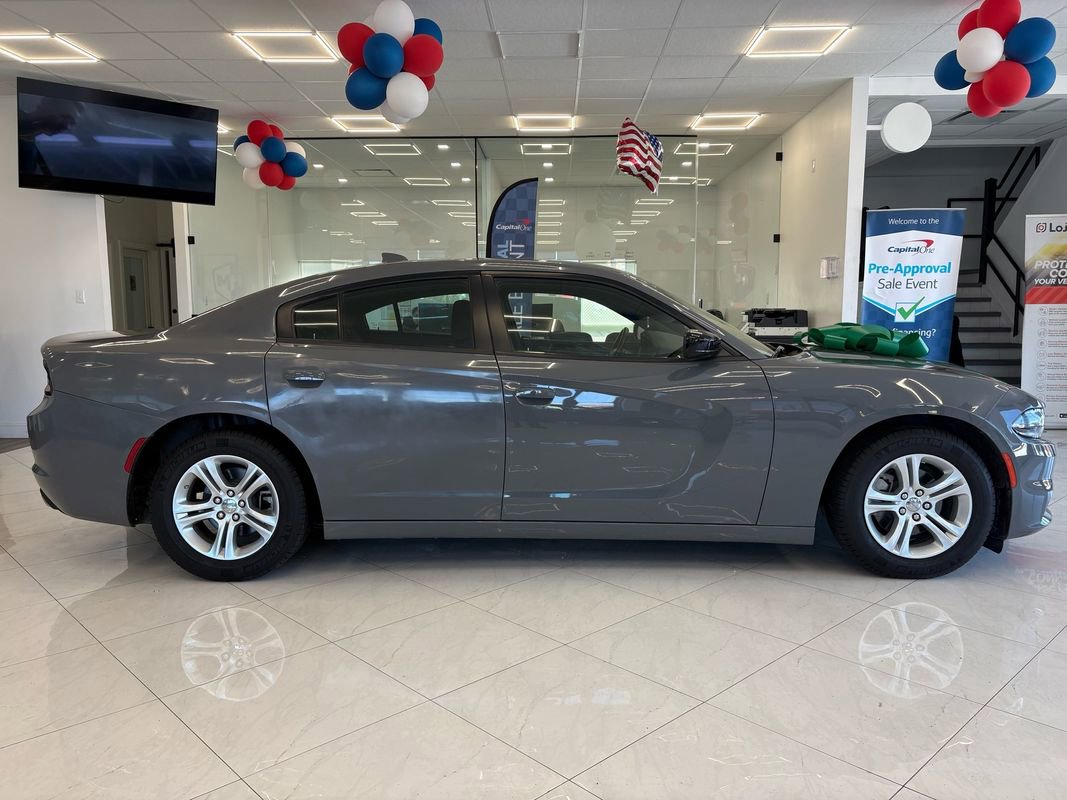 Used 2023 Dodge Charger SXT image 5