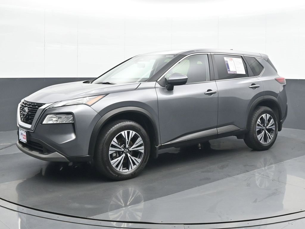 Used 2023 Nissan Rogue SV image 2