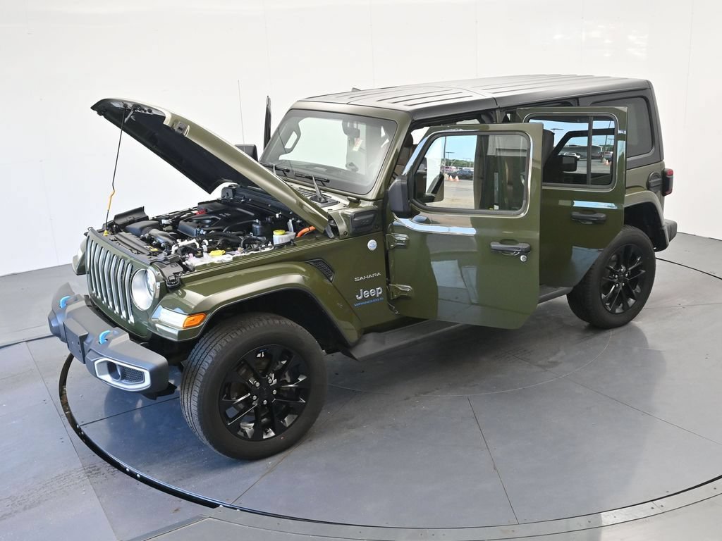 Used 2023 Jeep Wrangler Unlimited Sahara w/ Cold Weather Group AWD/4WD image 38