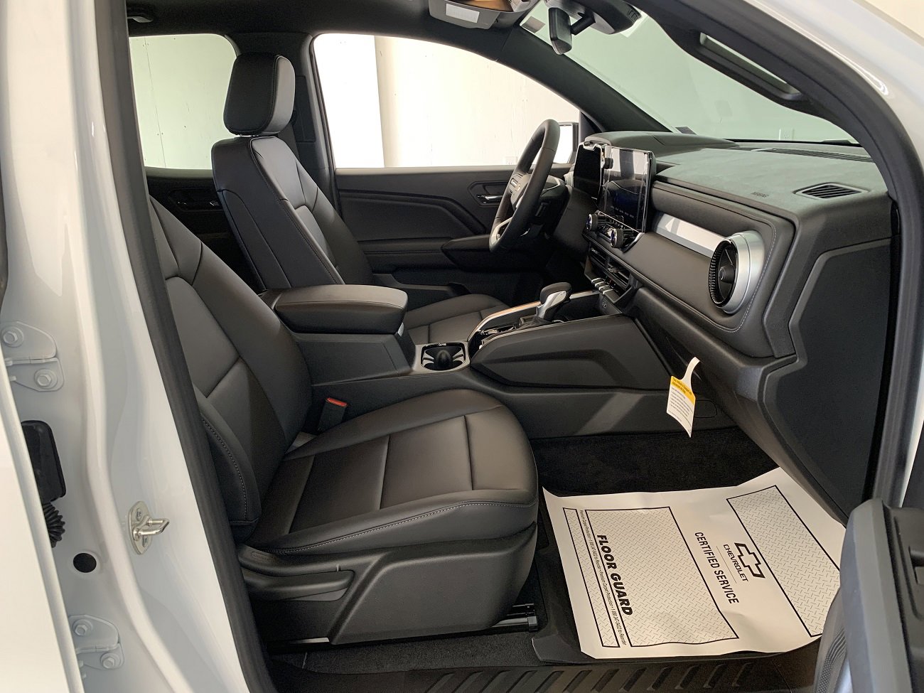 New 2024 Chevrolet Colorado LT w/ LT Convenience Package III image 31