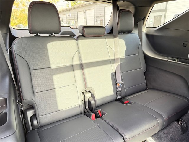 Used 2024 Chevrolet Traverse RS image 30