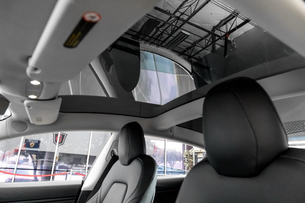 Used 2019 Tesla Model 3 Standard Range Plus RWD image 5