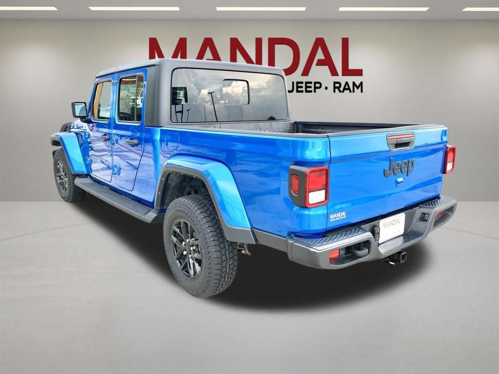 Used 2023 Jeep Gladiator Sport AWD/4WD image 8