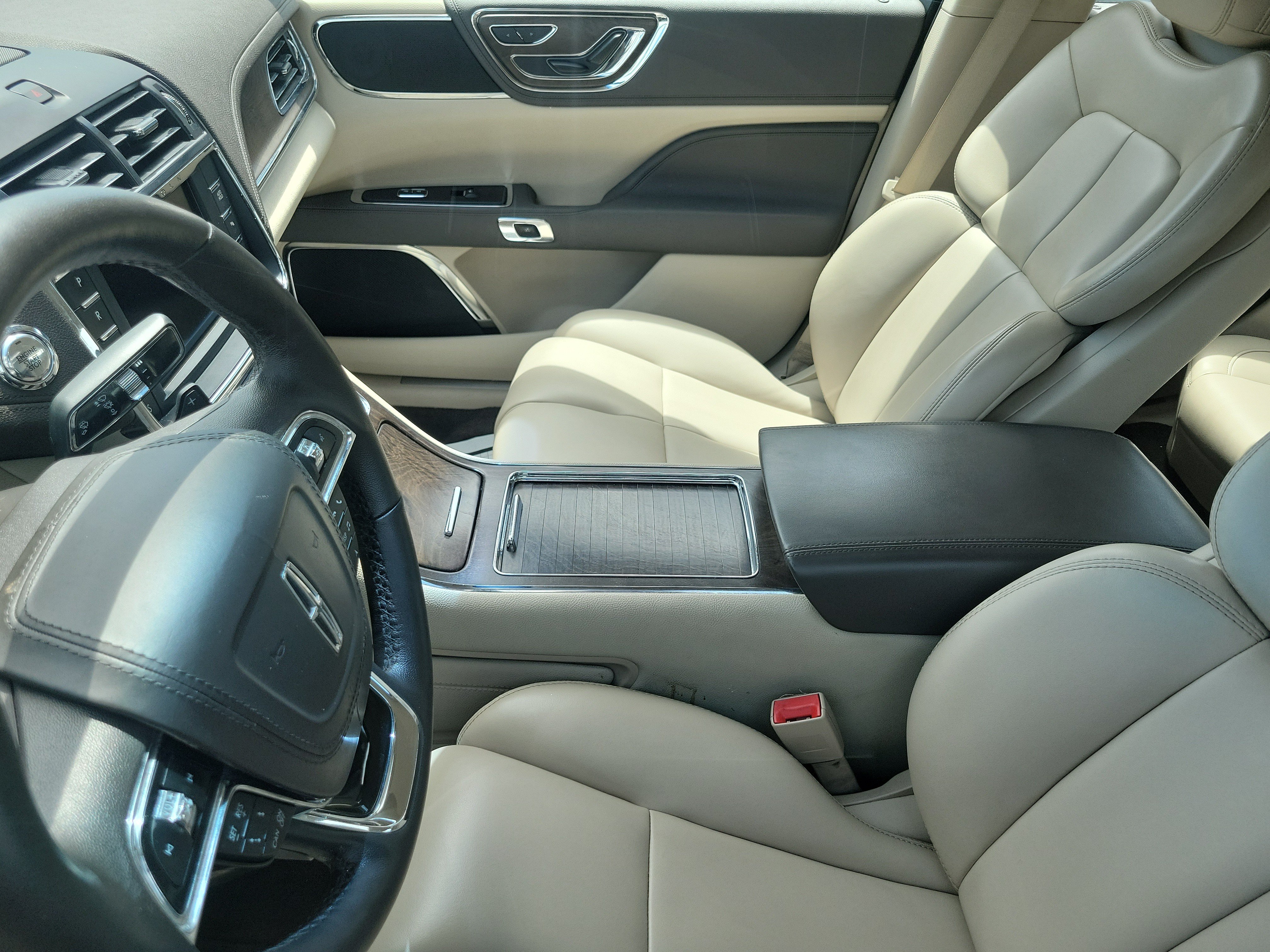 Used 2020 Lincoln Continental FWD image 11