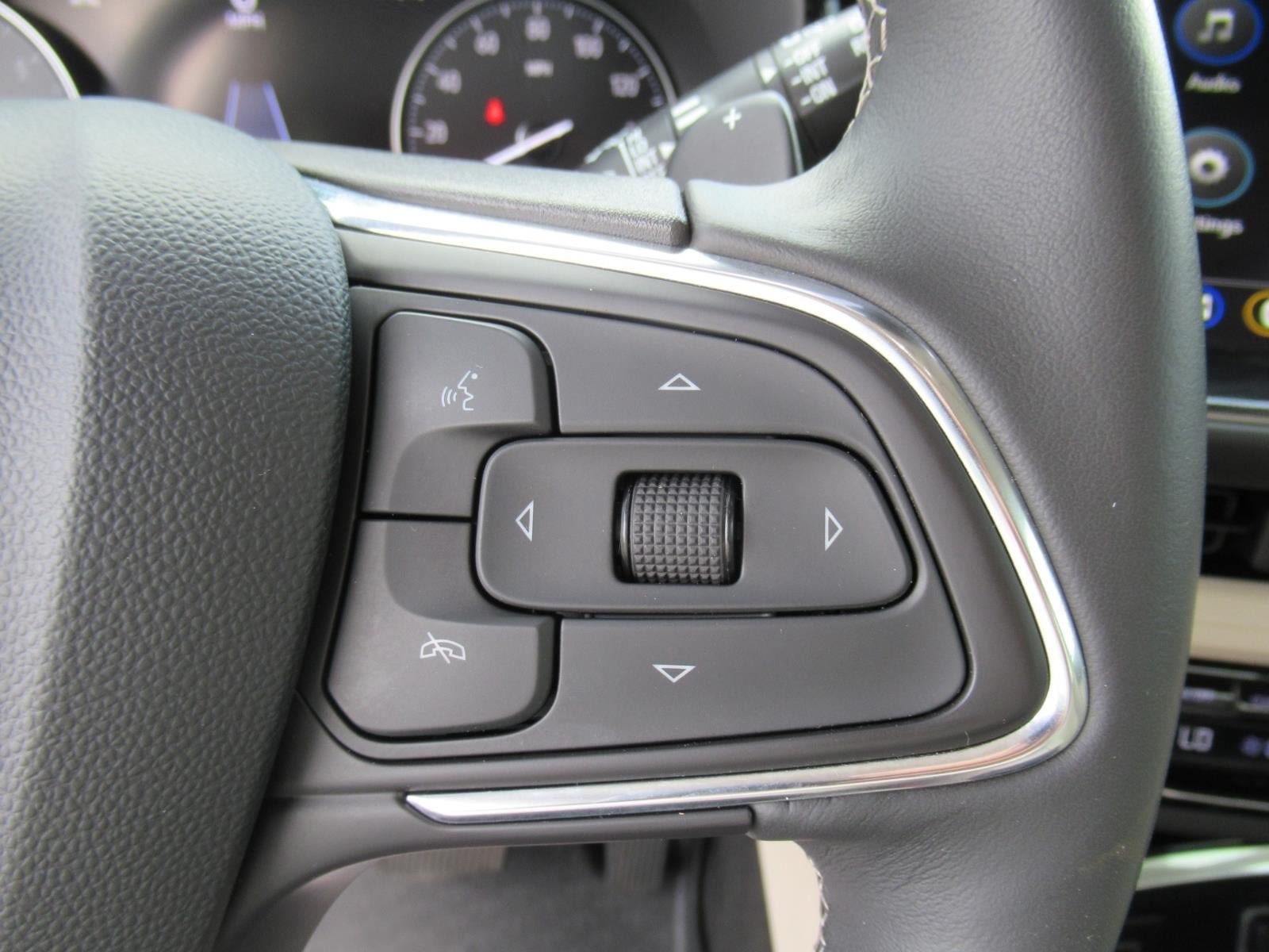 Used 2023 Buick Envision Essence AWD/4WD image 23
