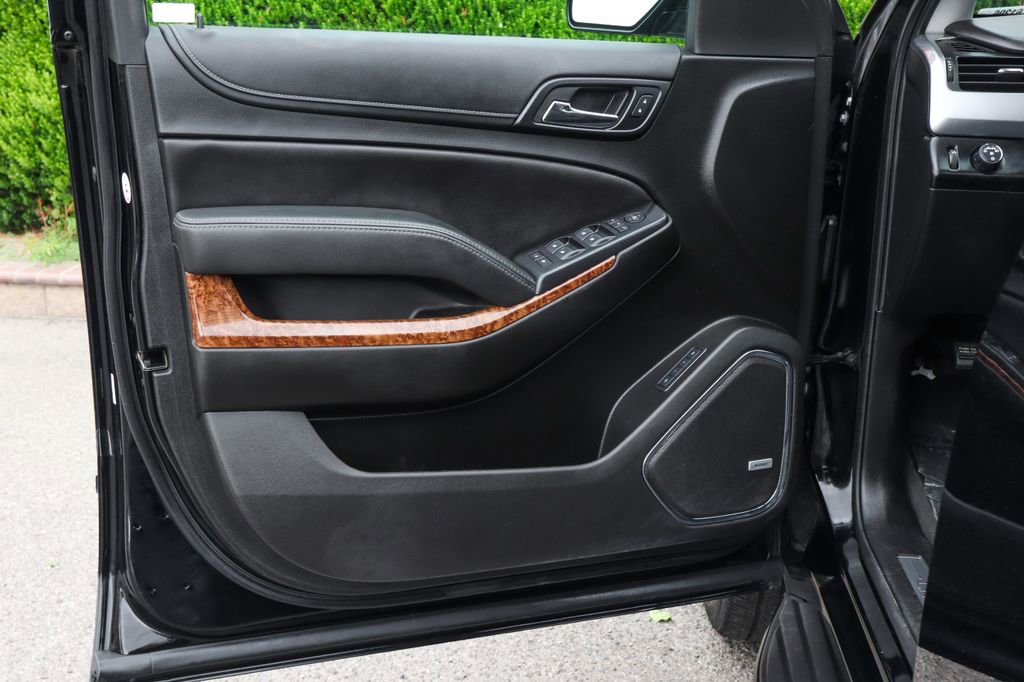 Used 2019 Chevrolet Suburban Premier image 16