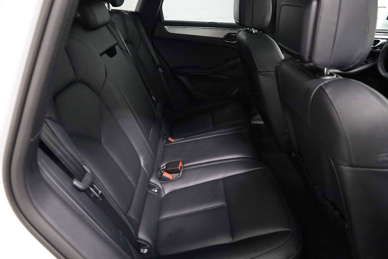 Certified 2026 Porsche Macan image 36