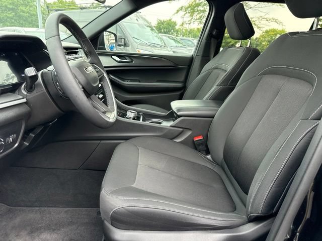 Used 2025 Jeep Grand Cherokee L Laredo w/ Luxury Tech Group I AWD/4WD image 22