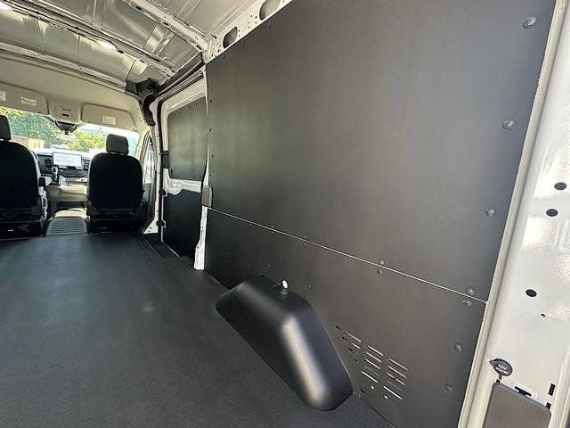 New 2026 Ford Transit 250 148 Medium Roof w/ Load Area Protection Package RWD image 11