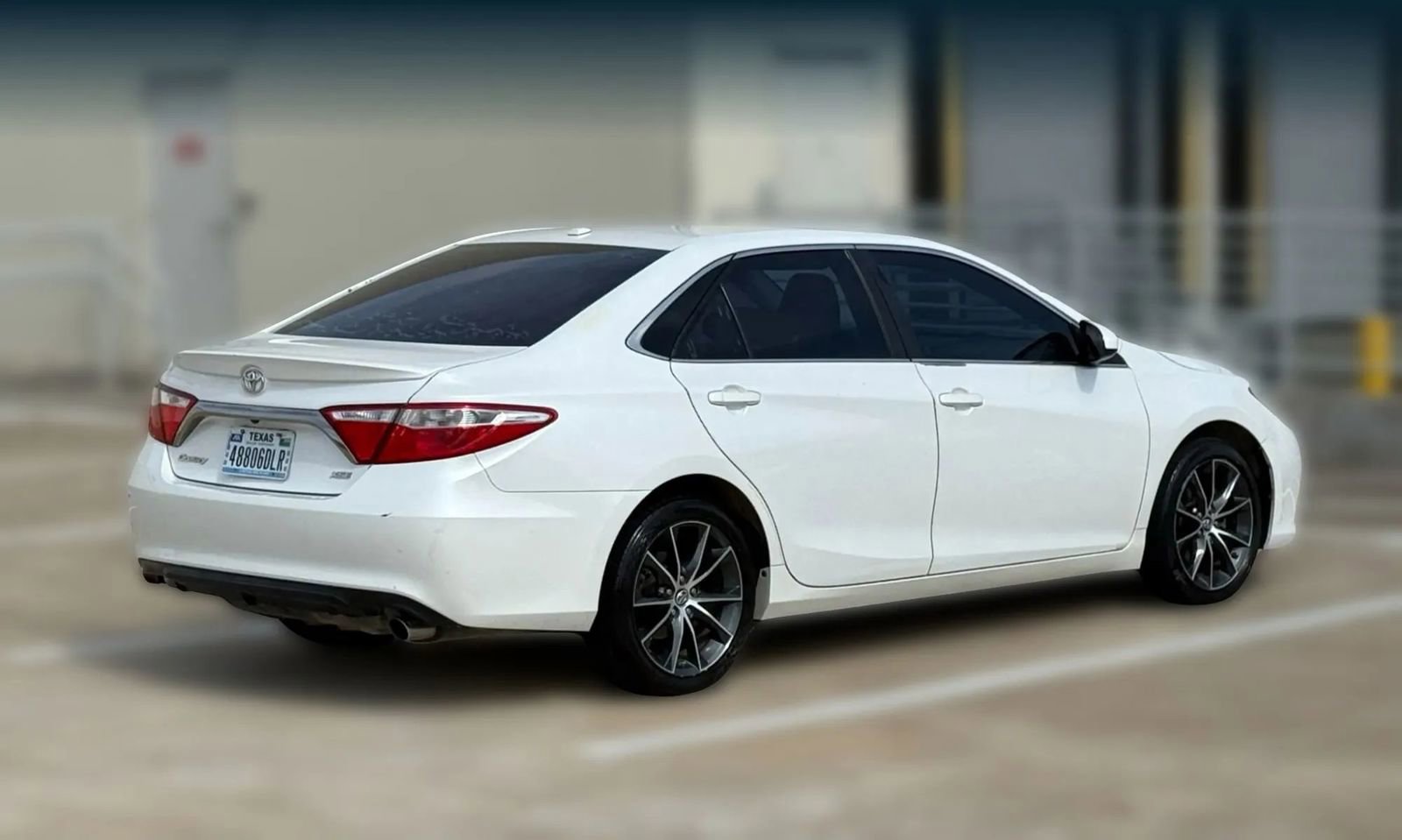 Used 2015 Toyota Camry XSE w/ Moonroof Package FWD image 8