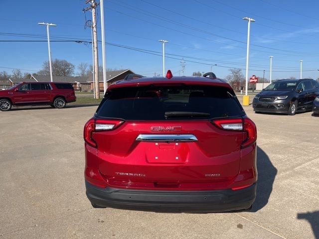 Used 2023 GMC Terrain SLE w/ Driver Convenience Package image 6