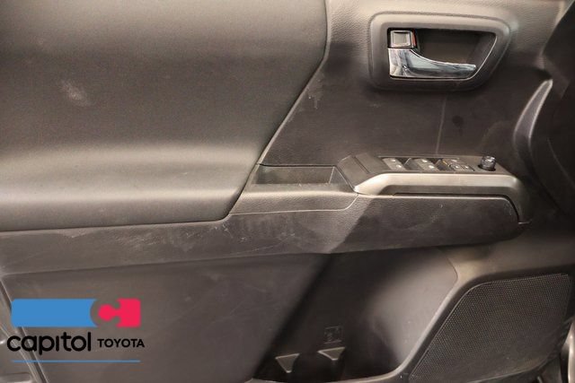 Certified 2020 Toyota Tacoma TRD Off-Road AWD/4WD image 10