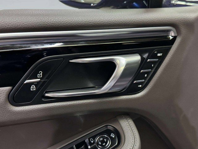 Used 2024 Porsche Macan image 88