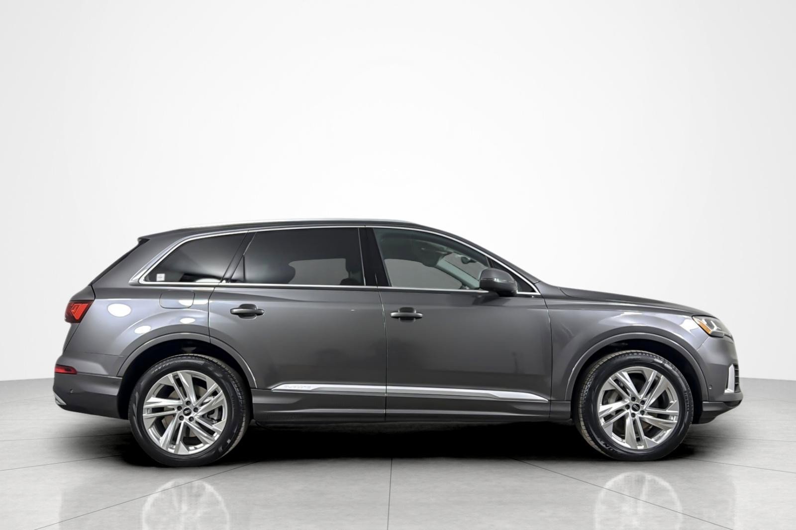Used 2023 Audi Q7 2.0T Premium w/ Convenience Package AWD/4WD image 6
