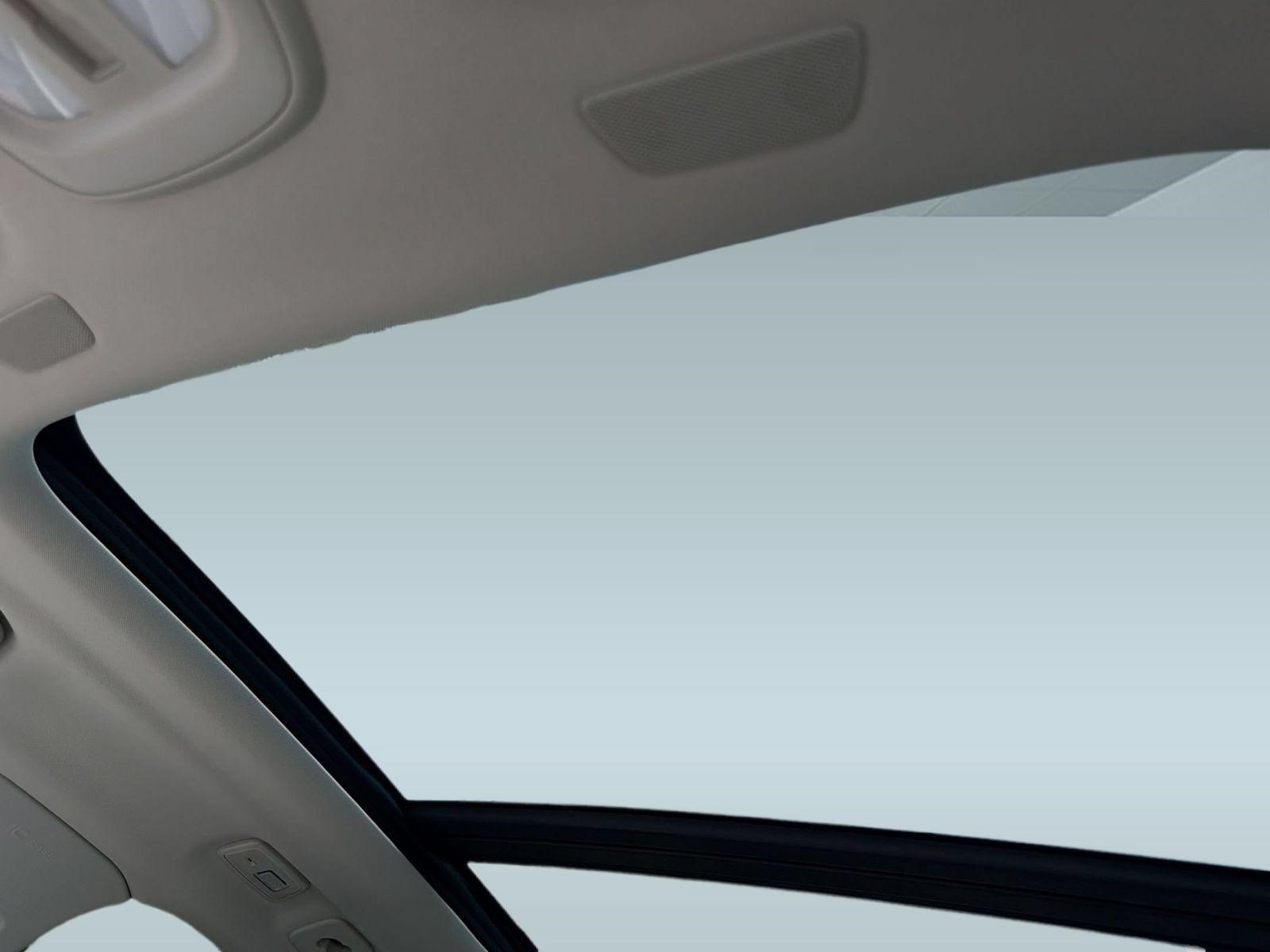 Certified 2023 Volvo XC60 B5 Plus w/ Climate Package FWD image 22