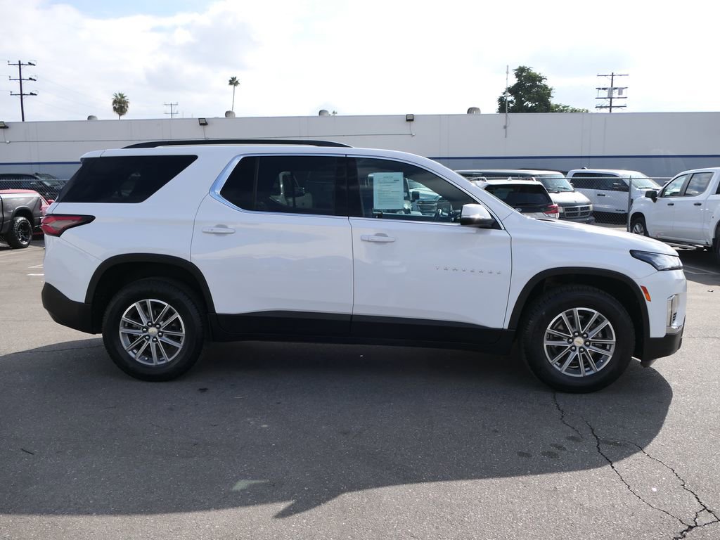 Used 2023 Chevrolet Traverse LT image 3