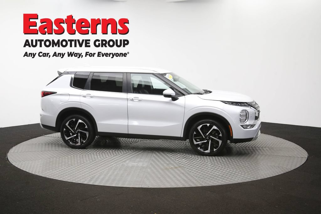 Used 2024 Mitsubishi Outlander SE AWD/4WD image 47