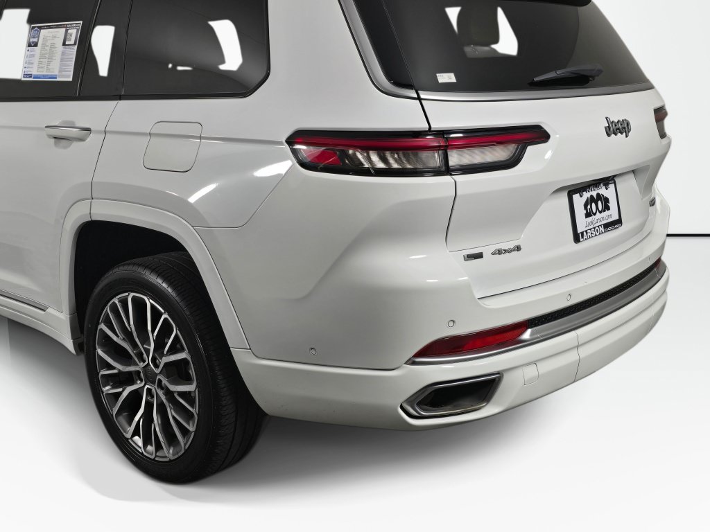 Used 2023 Jeep Grand Cherokee L Summit AWD/4WD image 14