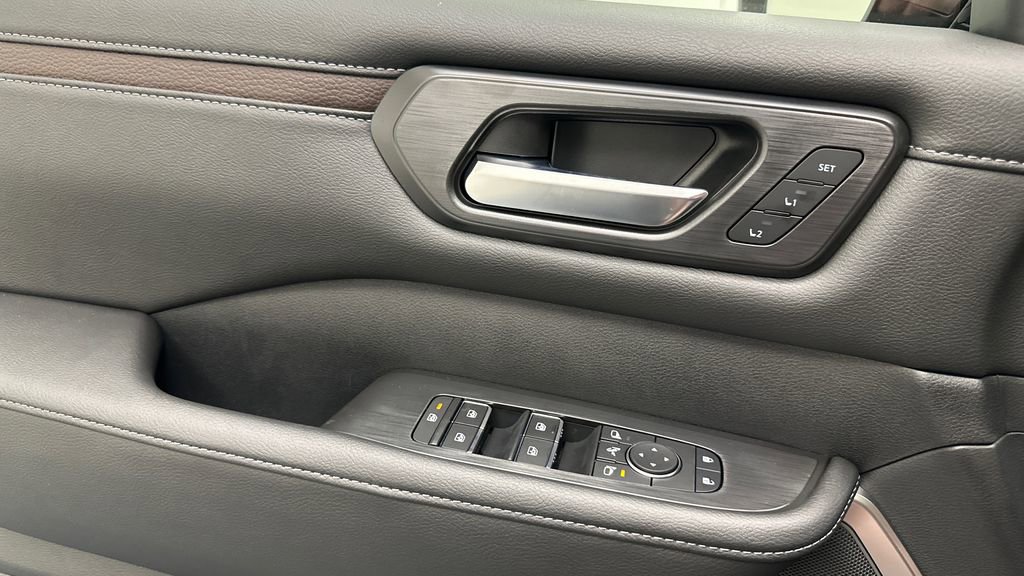 New 2025 Nissan Armada Platinum Reserve image 20