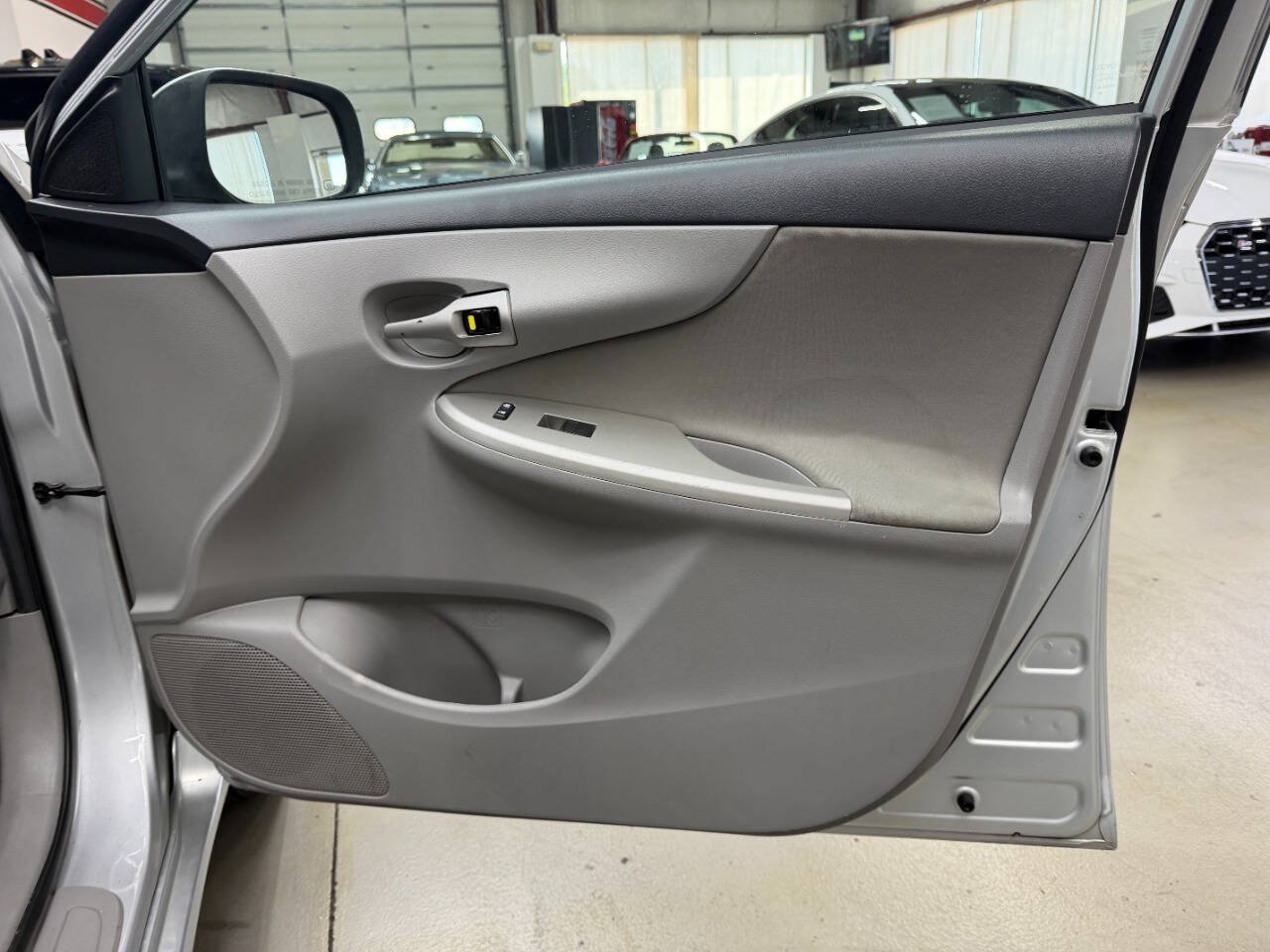 Used 2012 Toyota Corolla LE FWD image 16