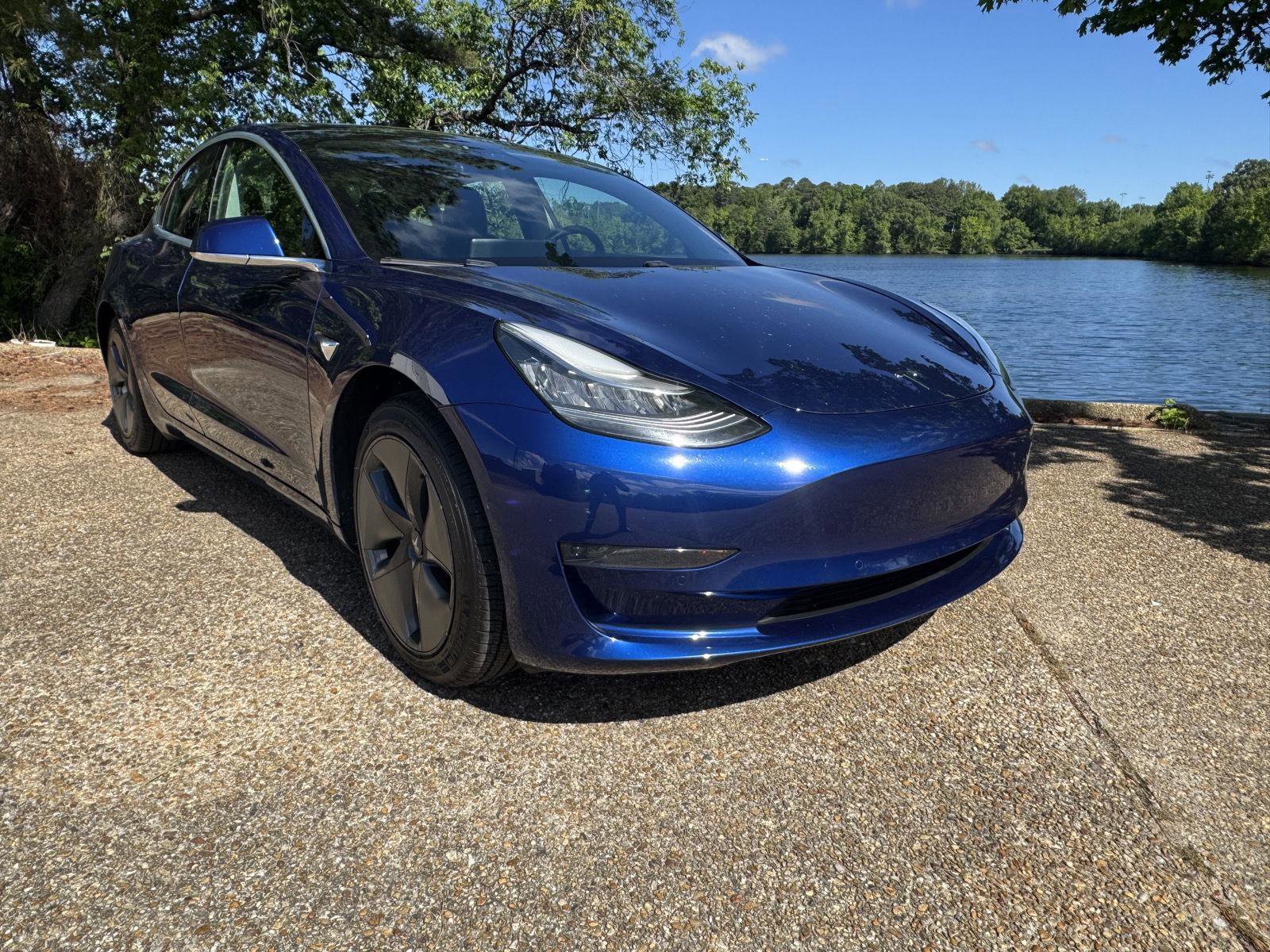 Used 2020 Tesla Model 3 Standard Range Plus RWD image 1